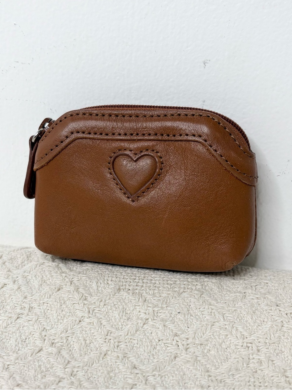 Y2K Vintage Brighton Tan Brown Leather Coin Purse Heart Zip Pouch